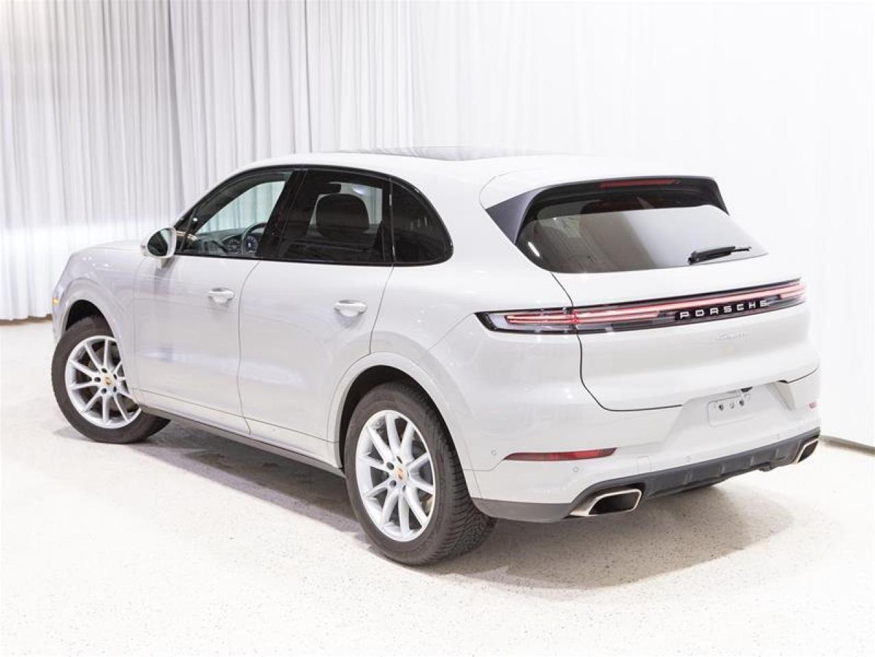 2025 Porsche Cayenne AWD Photo