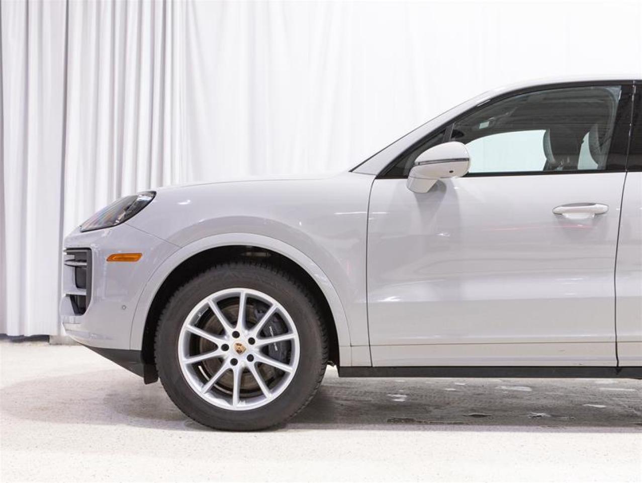2025 Porsche Cayenne AWD Photo