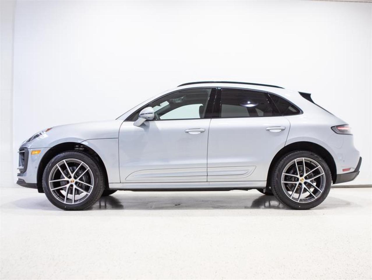 2024 Porsche Macan AWD Photo