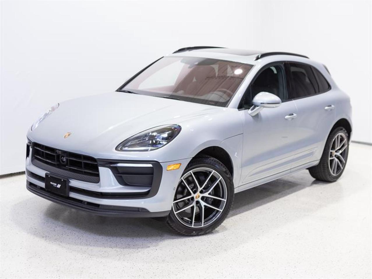 2024 Porsche Macan AWD Photo