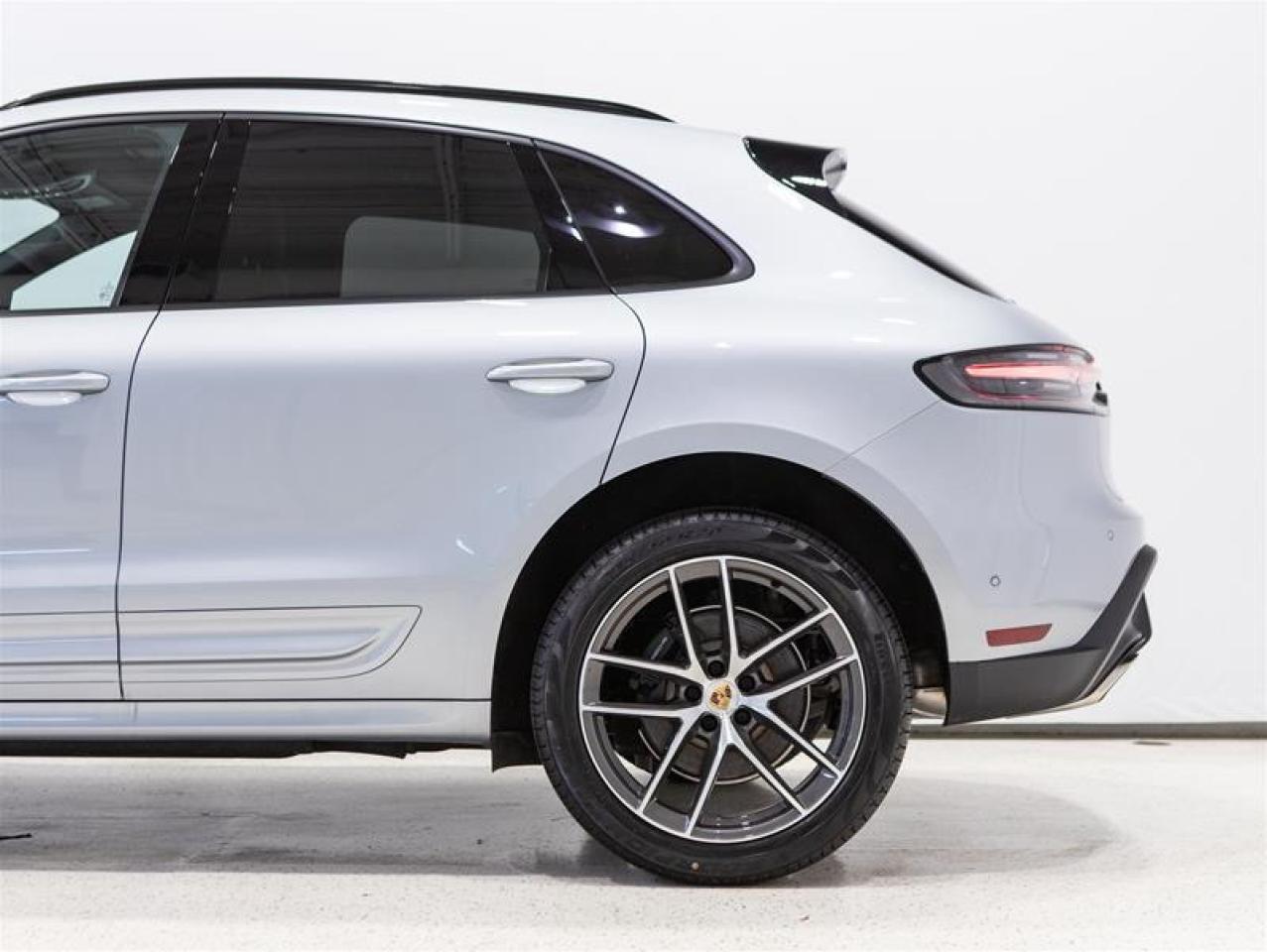 2024 Porsche Macan AWD Photo