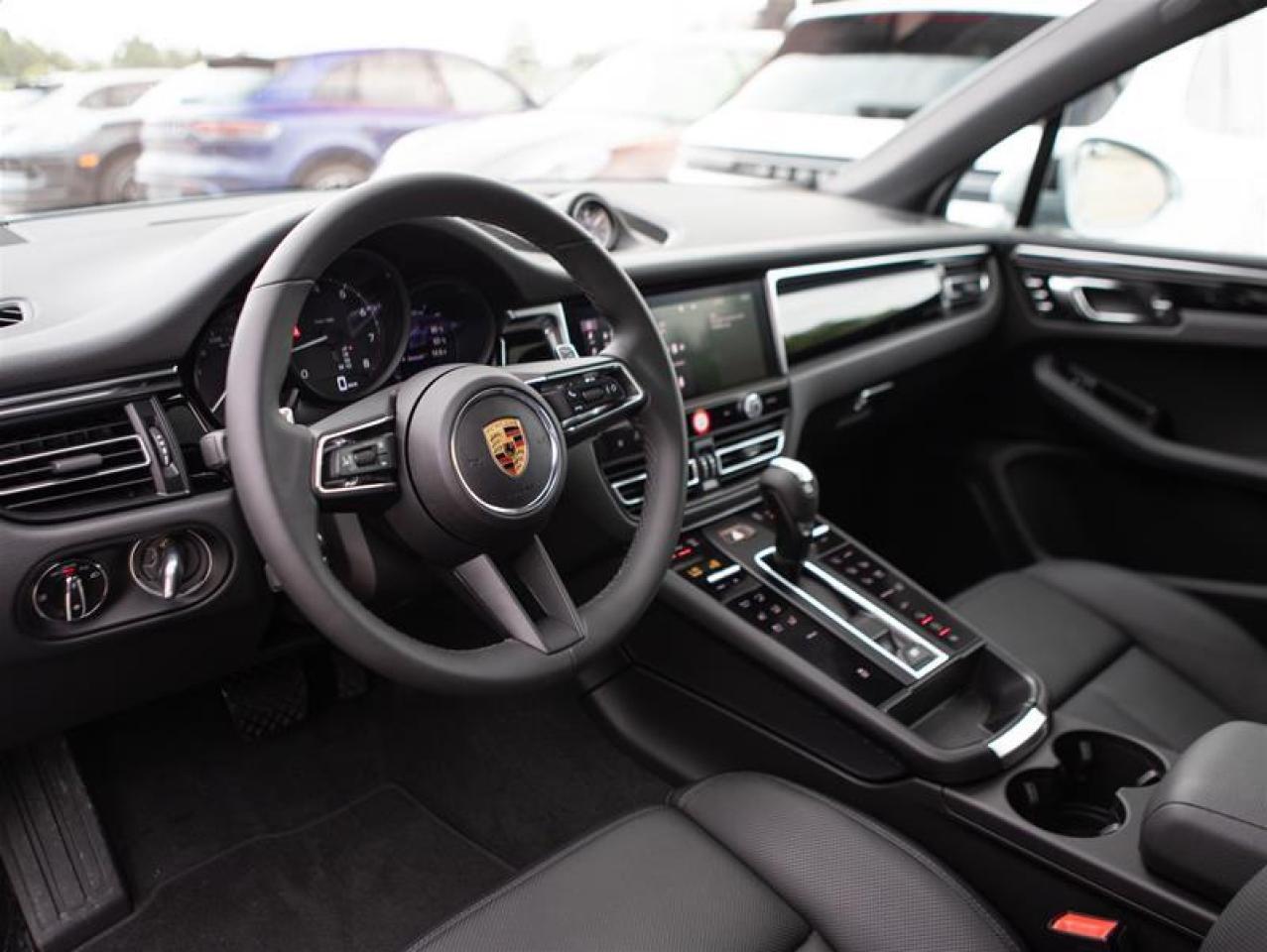 2024 Porsche Macan AWD Photo