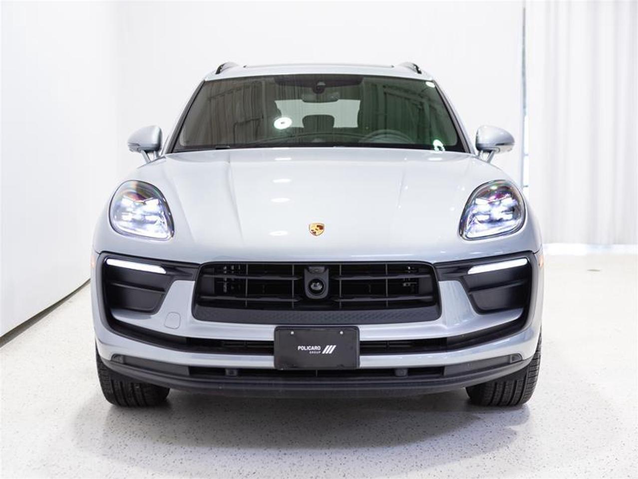 2024 Porsche Macan AWD Photo
