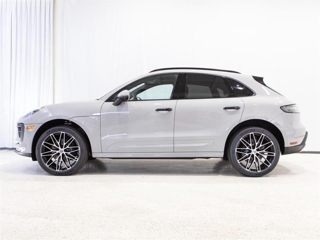2026 Porsche Macan AWD Photo