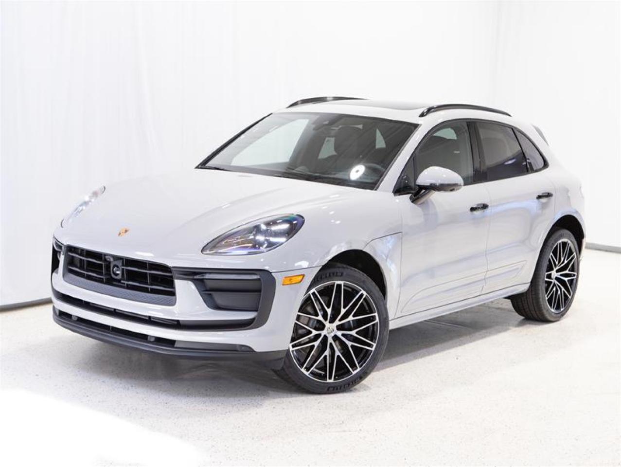 2026 Porsche Macan AWD Photo