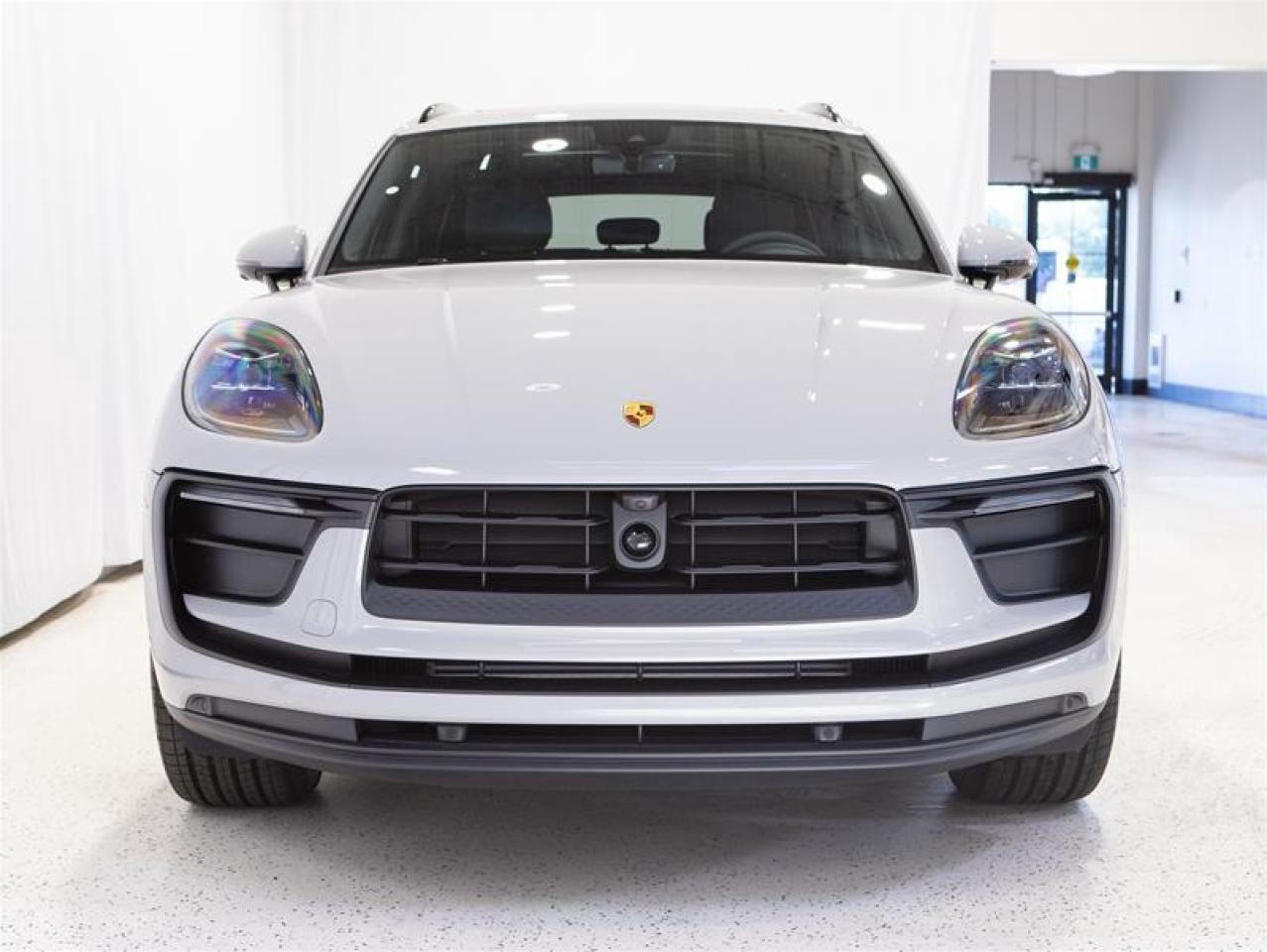 2026 Porsche Macan AWD Photo