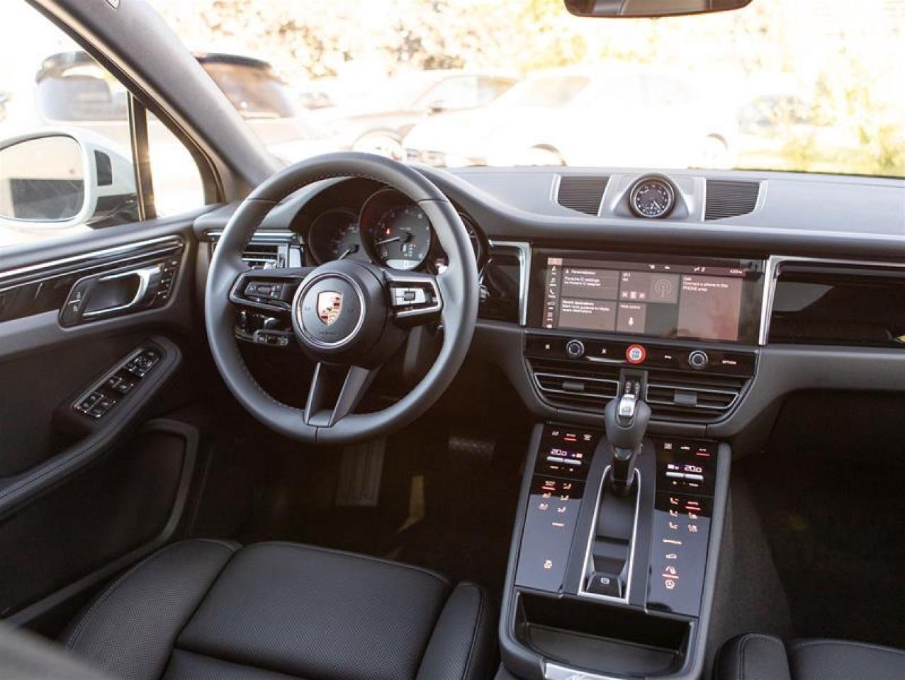 2026 Porsche Macan AWD Photo