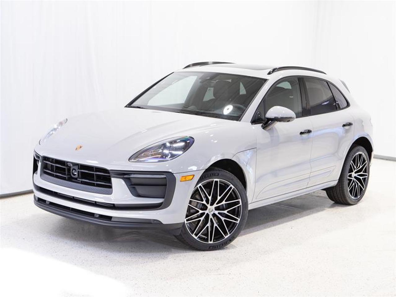 2026 Porsche Macan AWD Photo