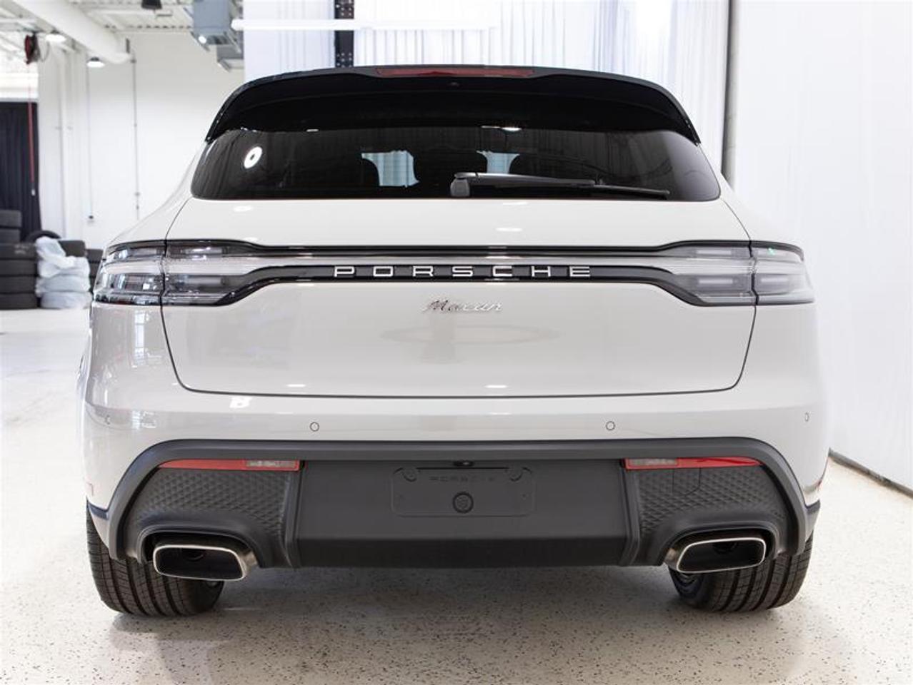 2026 Porsche Macan AWD Photo
