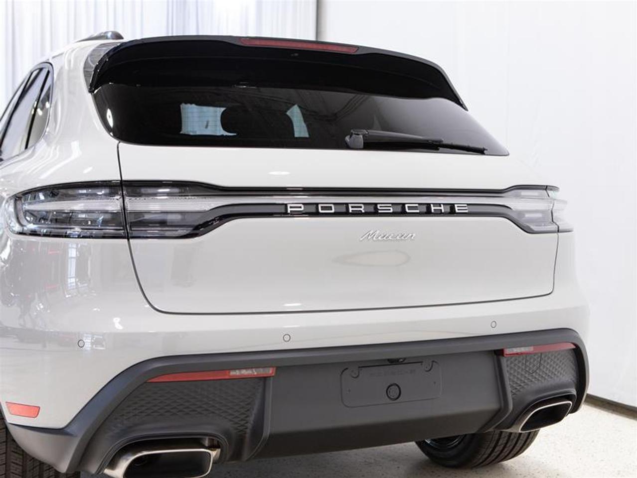 2026 Porsche Macan AWD Photo