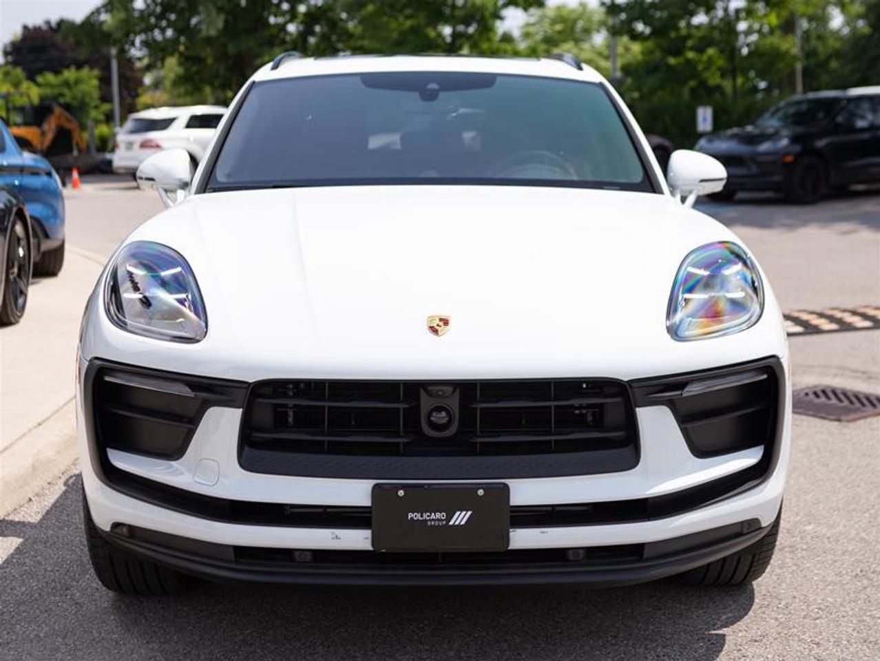 2024 Porsche Macan AWD Photo