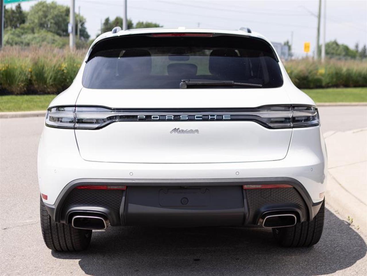 2024 Porsche Macan AWD Photo