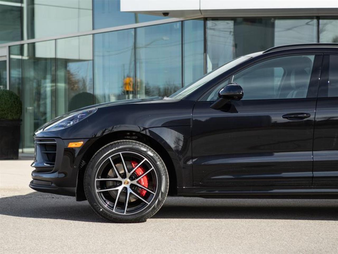 2024 Porsche Macan S AWD Photo4