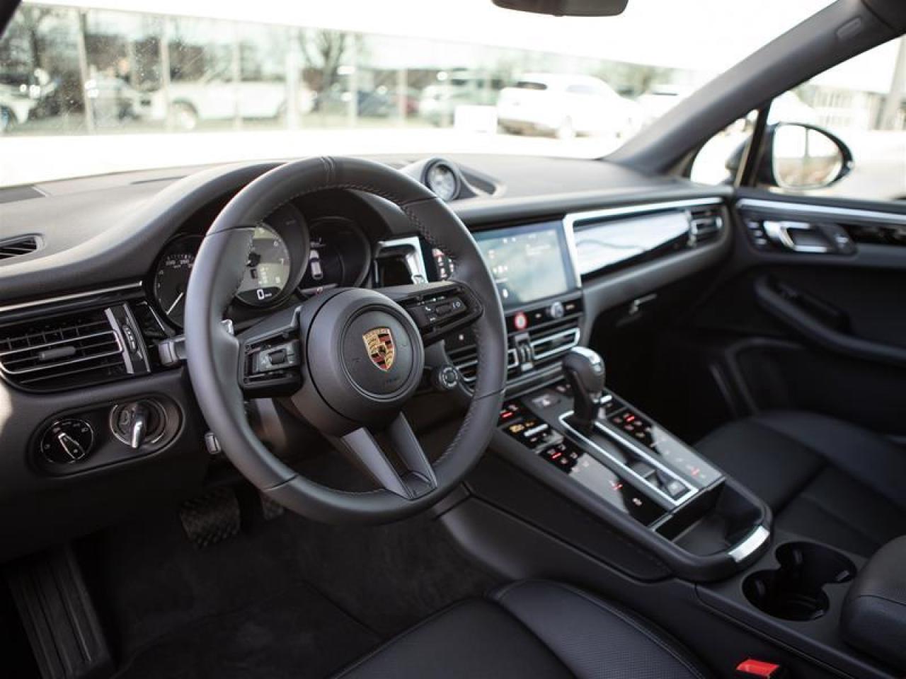 2024 Porsche Macan S AWD Photo