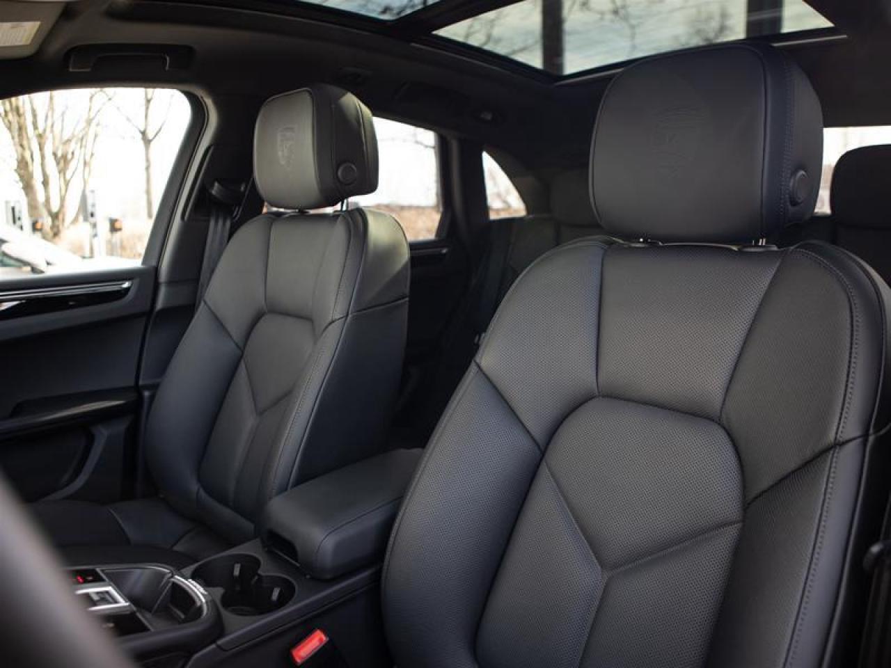 2024 Porsche Macan S AWD Photo