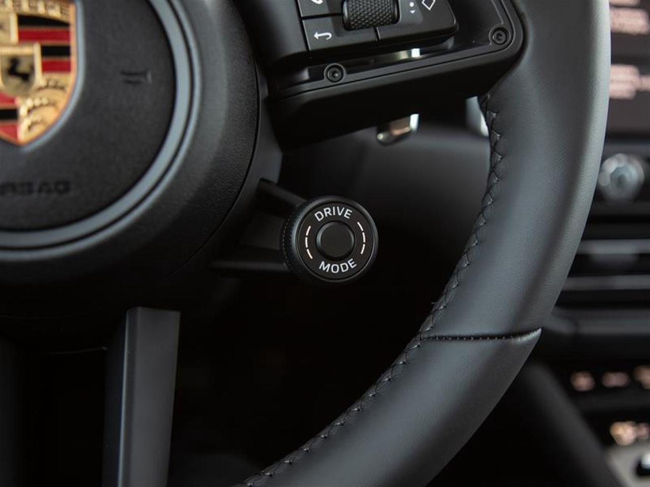 2024 Porsche Macan S AWD Photo