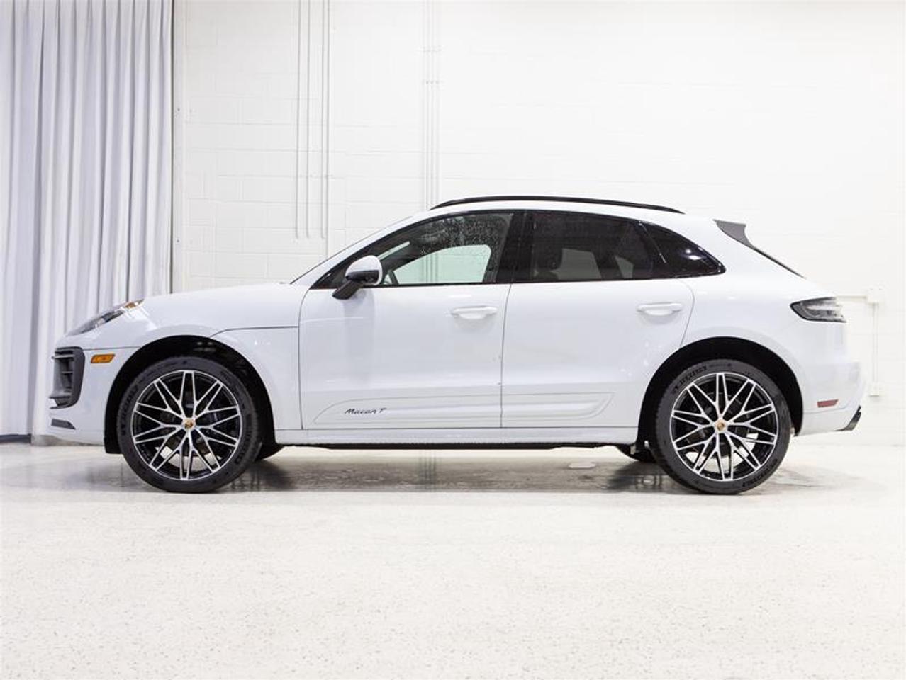 2025 Porsche Macan T AWD Photo