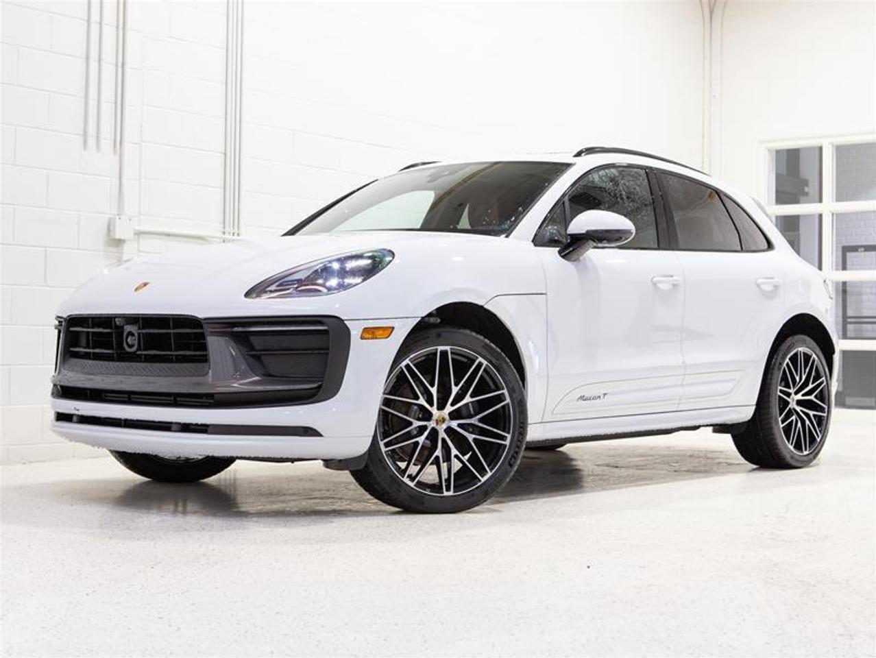 2025 Porsche Macan T AWD Photo