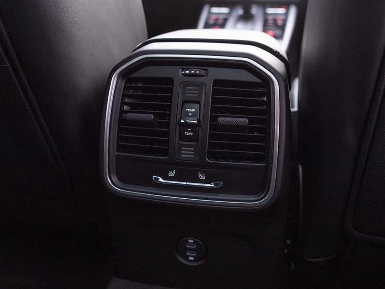 2025 Porsche Macan T AWD Photo