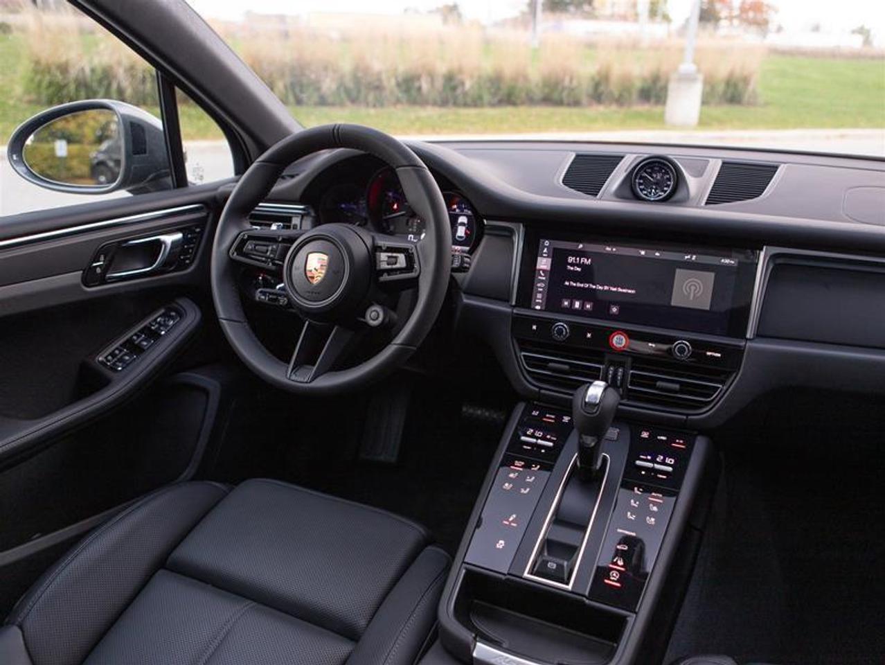 2025 Porsche Macan T AWD Photo