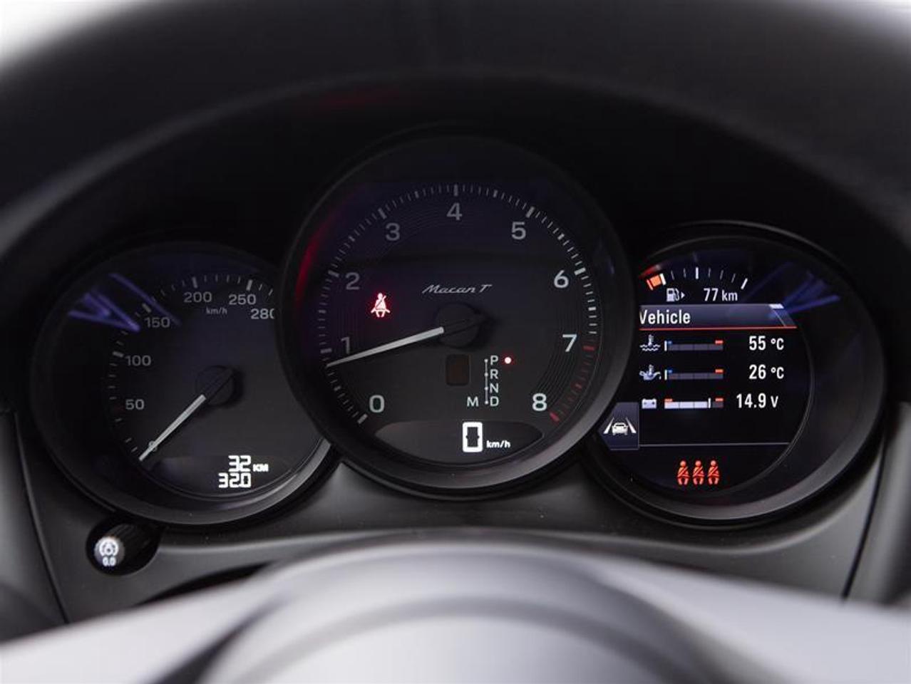 2025 Porsche Macan T AWD Photo