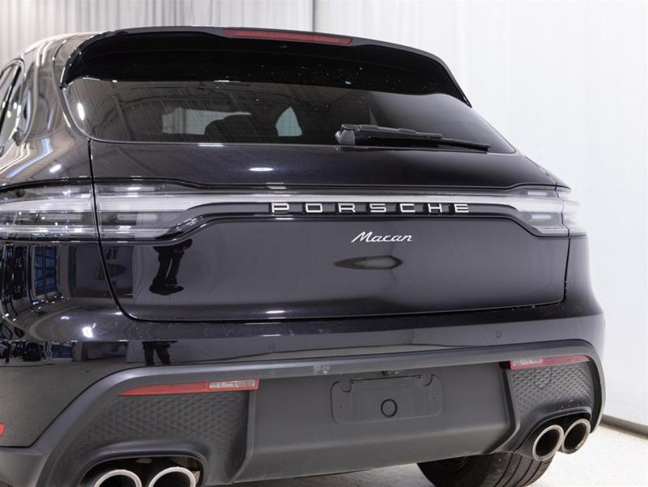 2023 Porsche Macan  Photo