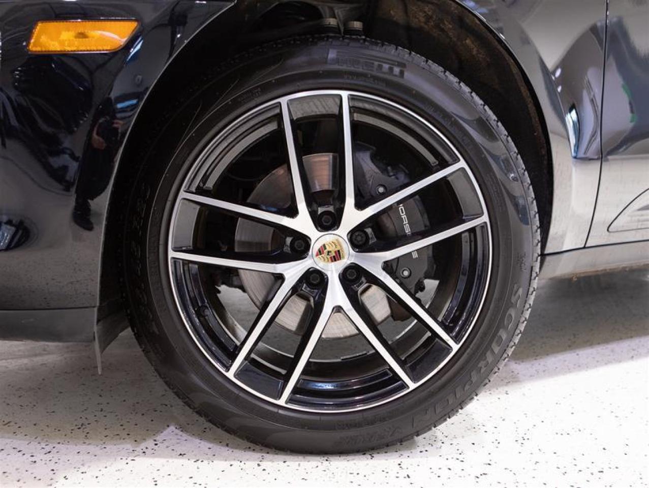 2023 Porsche Macan  Photo