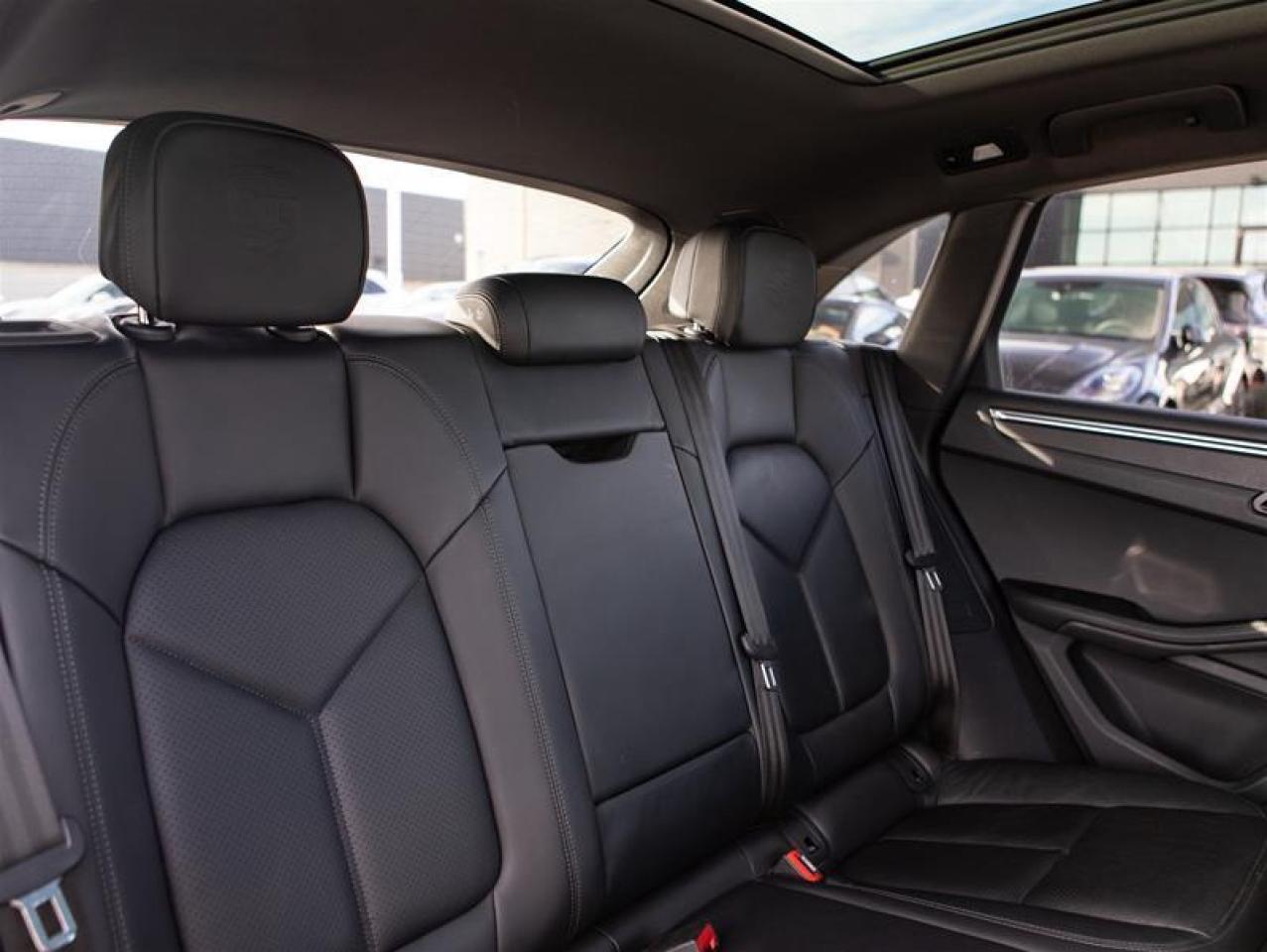 2023 Porsche Macan  Photo