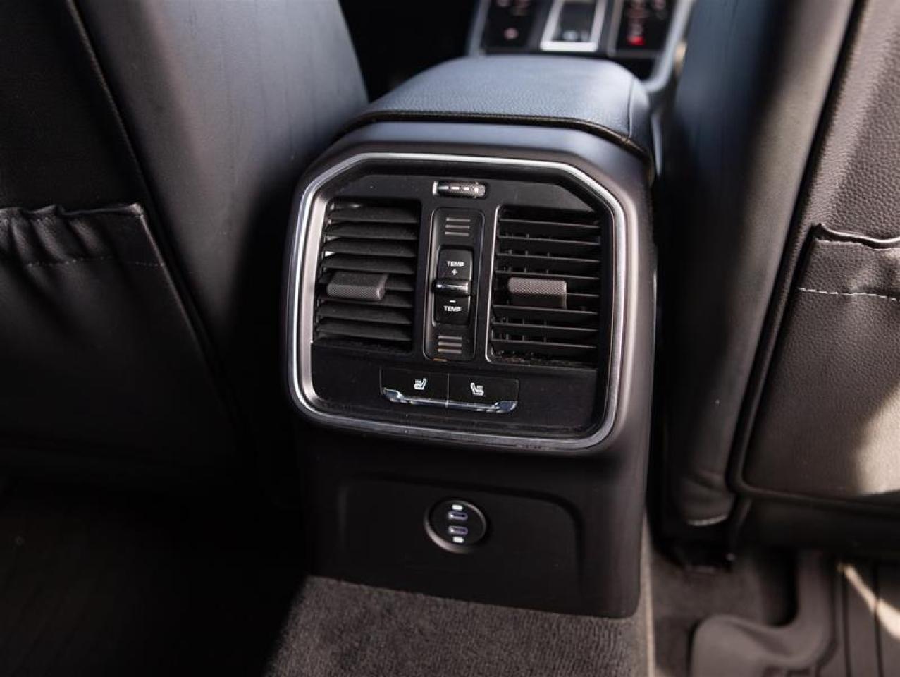 2023 Porsche Macan  Photo