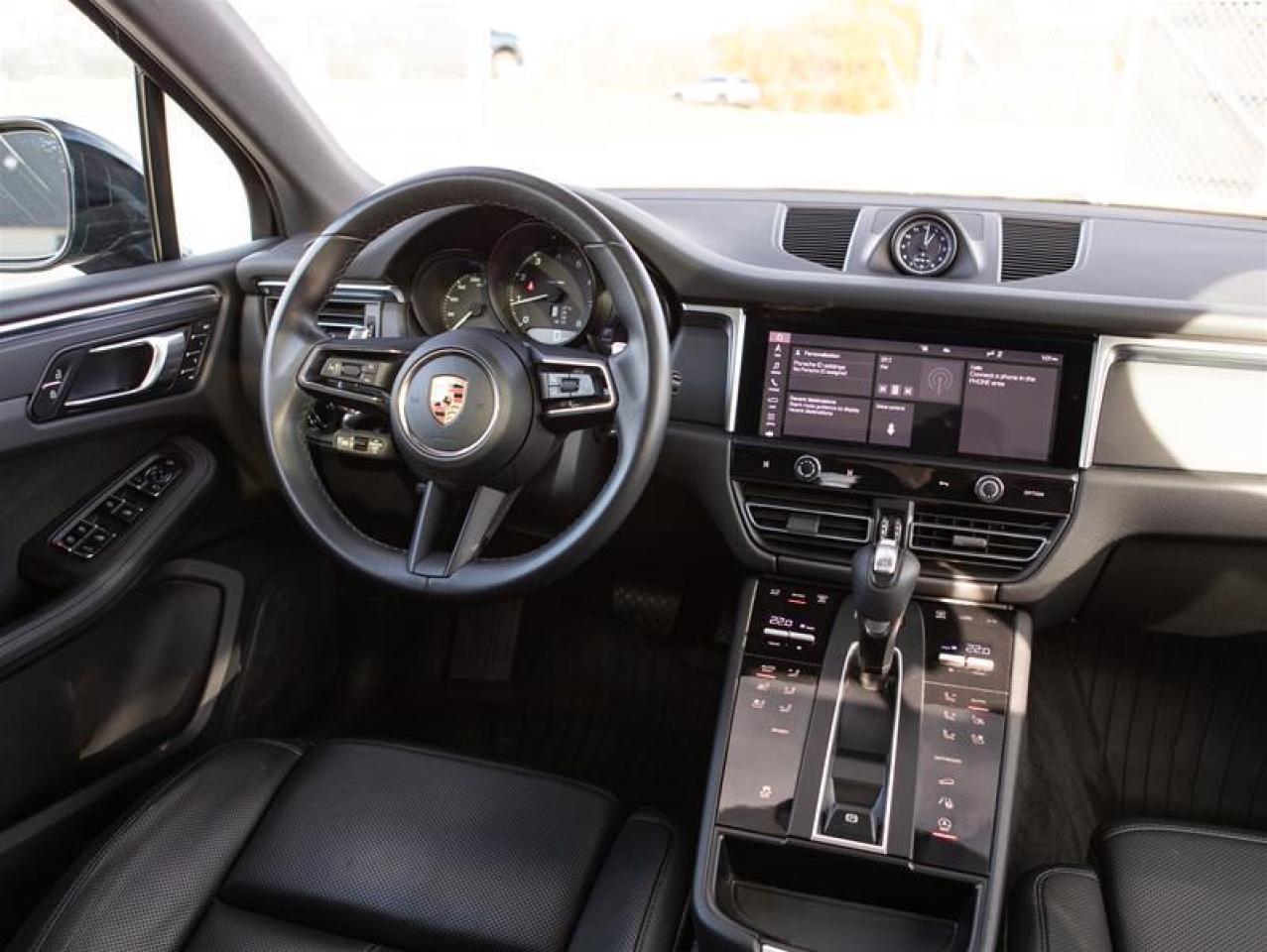 2023 Porsche Macan  Photo