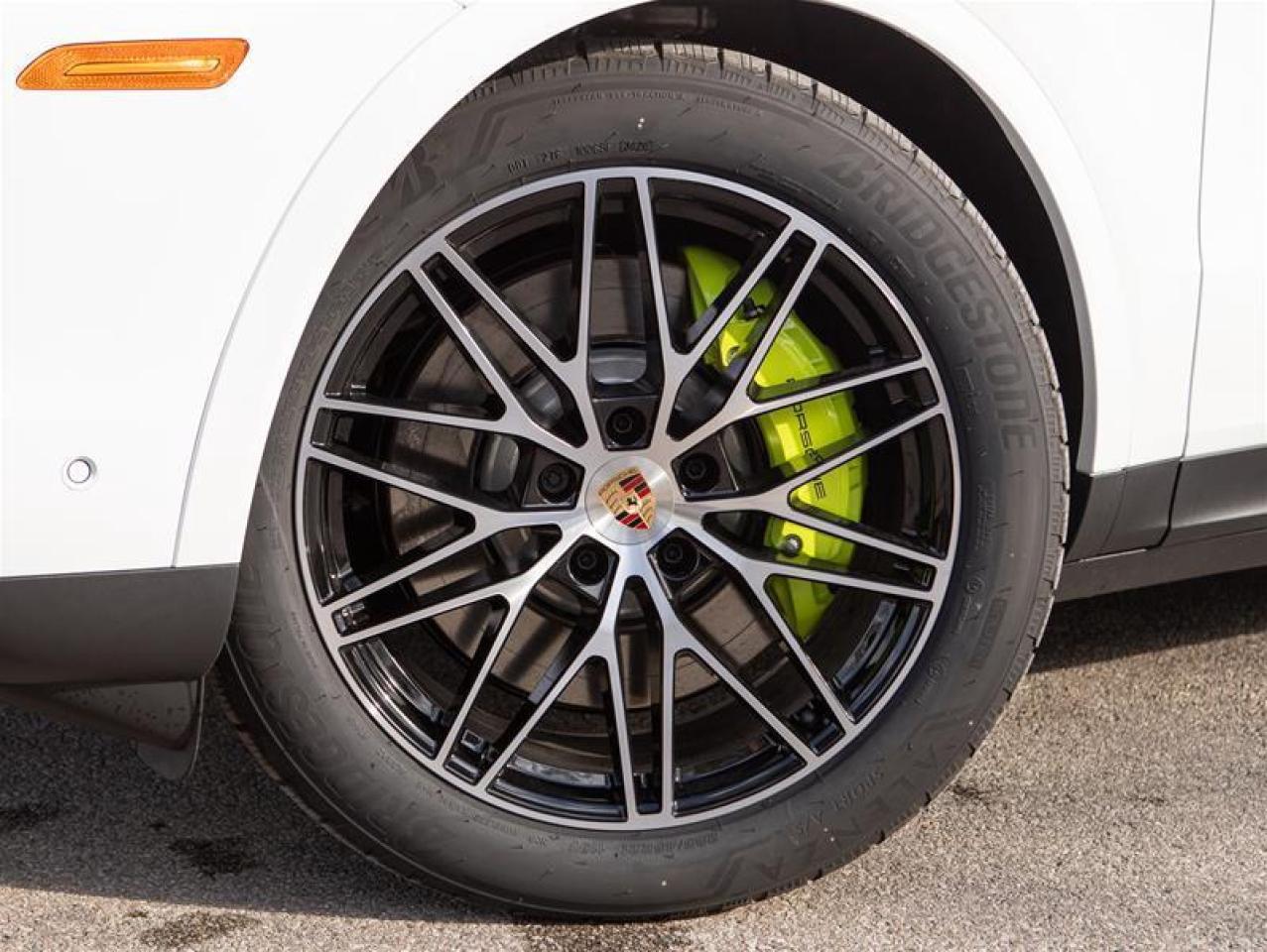 2025 Porsche Cayenne e-Hybrid AWD Photo