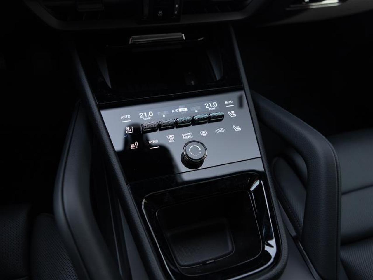 2025 Porsche Cayenne e-Hybrid AWD Photo