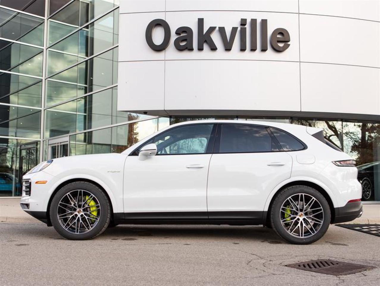 2025 Porsche Cayenne e-Hybrid AWD Photo