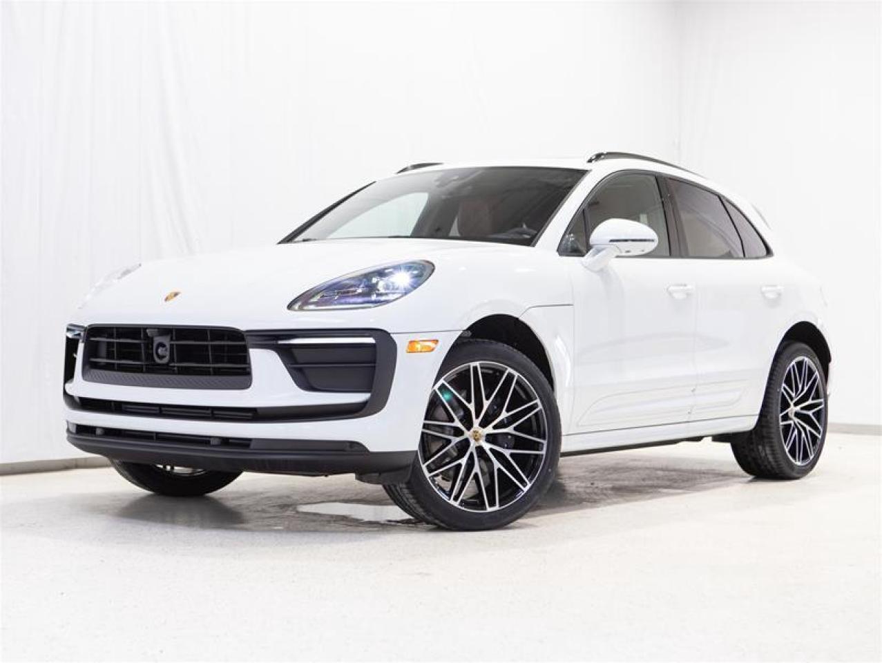 2025 Porsche Macan AWD Photo