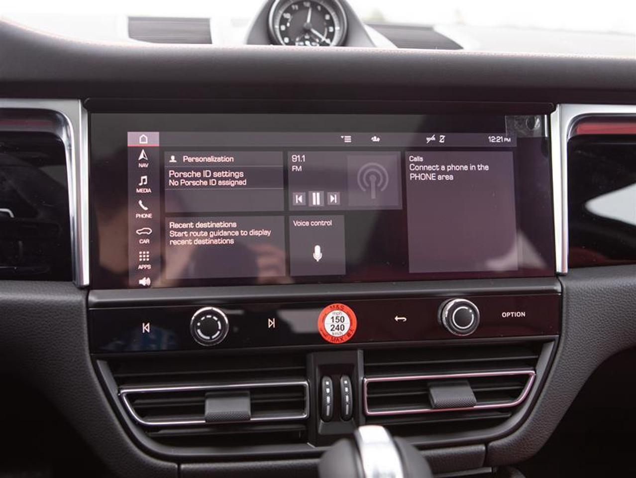 2025 Porsche Macan AWD Photo