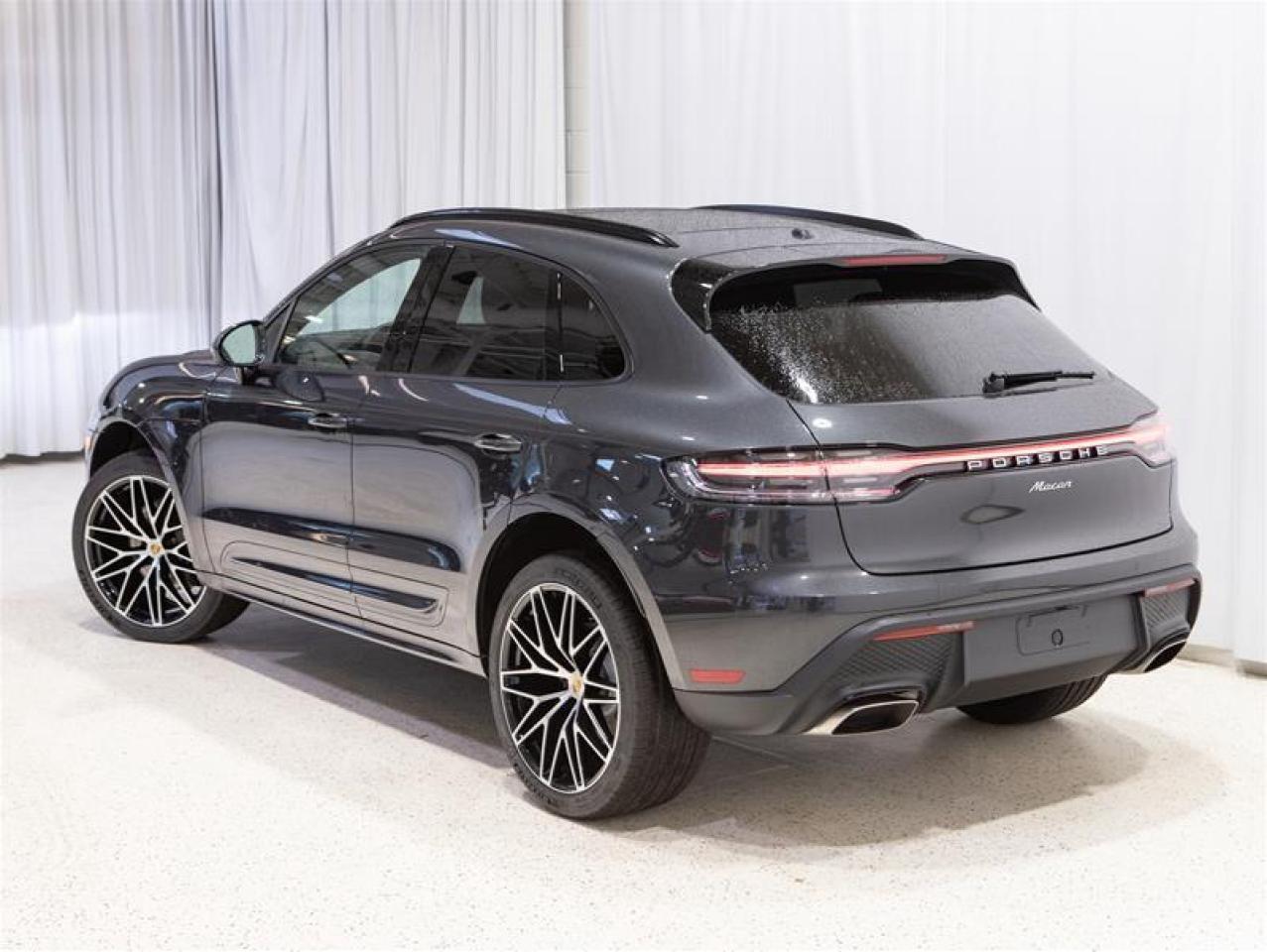 2026 Porsche Macan AWD Photo3
