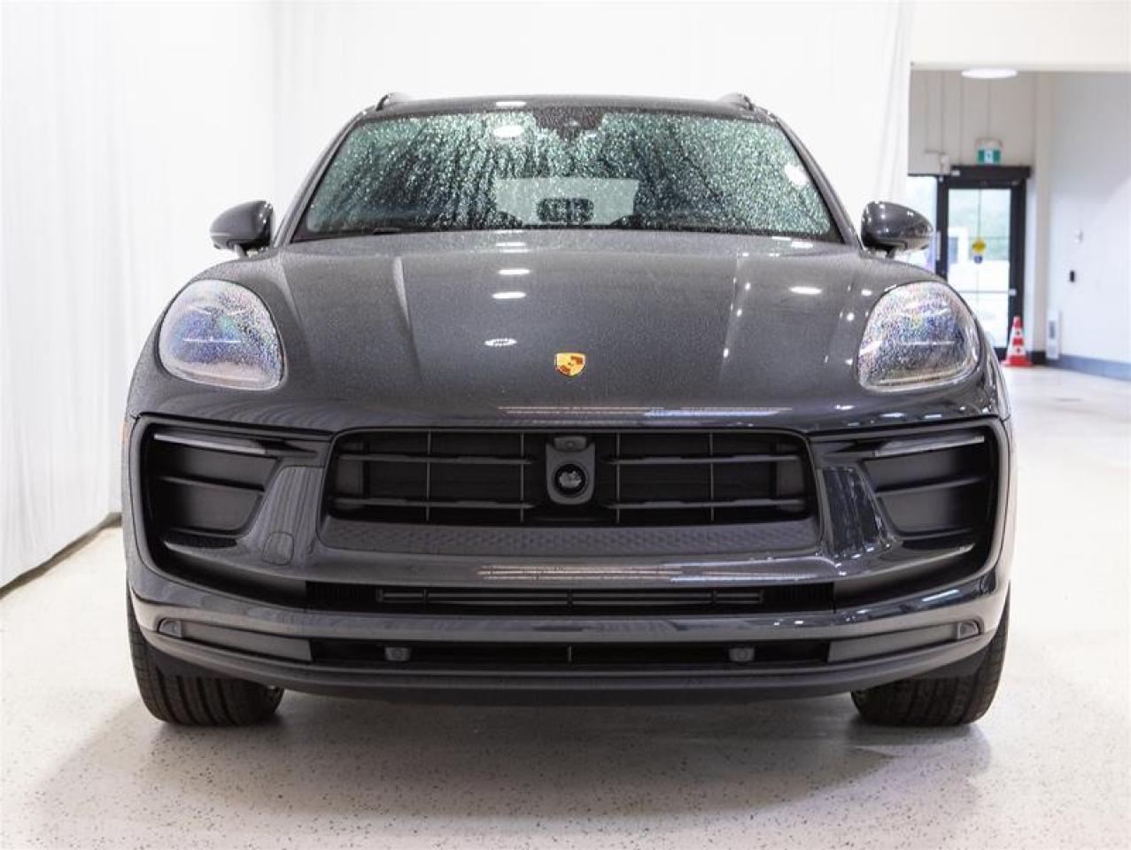 2026 Porsche Macan AWD Photo
