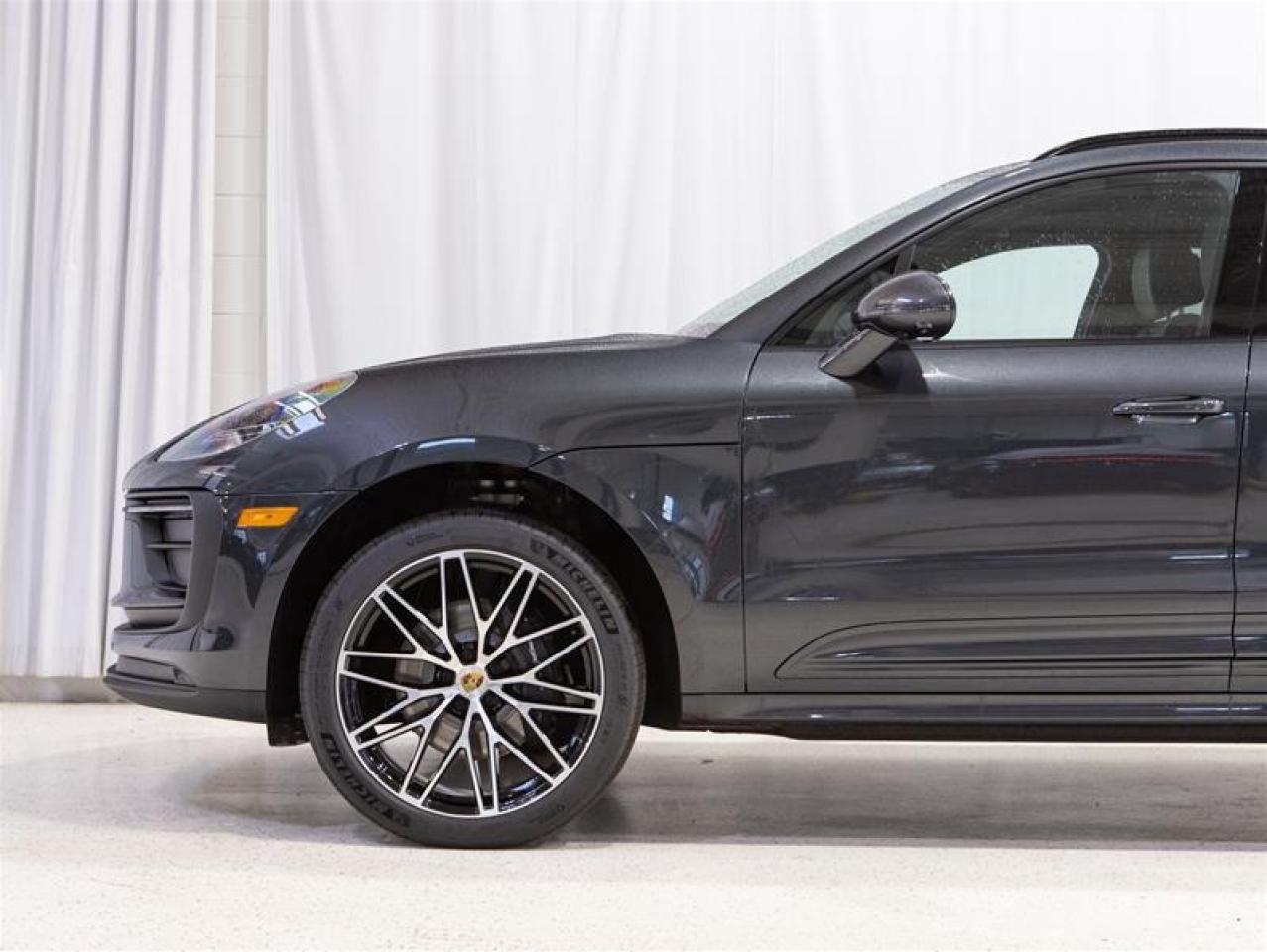 2026 Porsche Macan AWD Photo