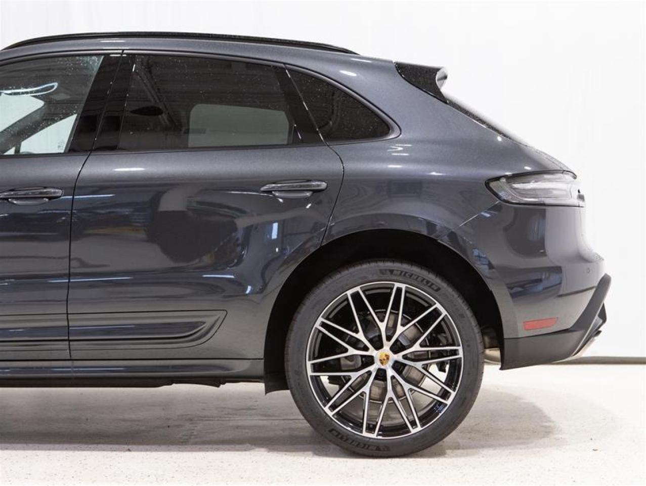 2026 Porsche Macan AWD Photo