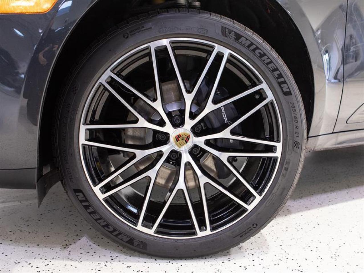 2026 Porsche Macan AWD Photo