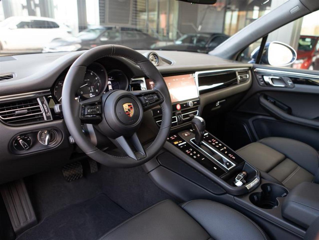 2026 Porsche Macan AWD Photo