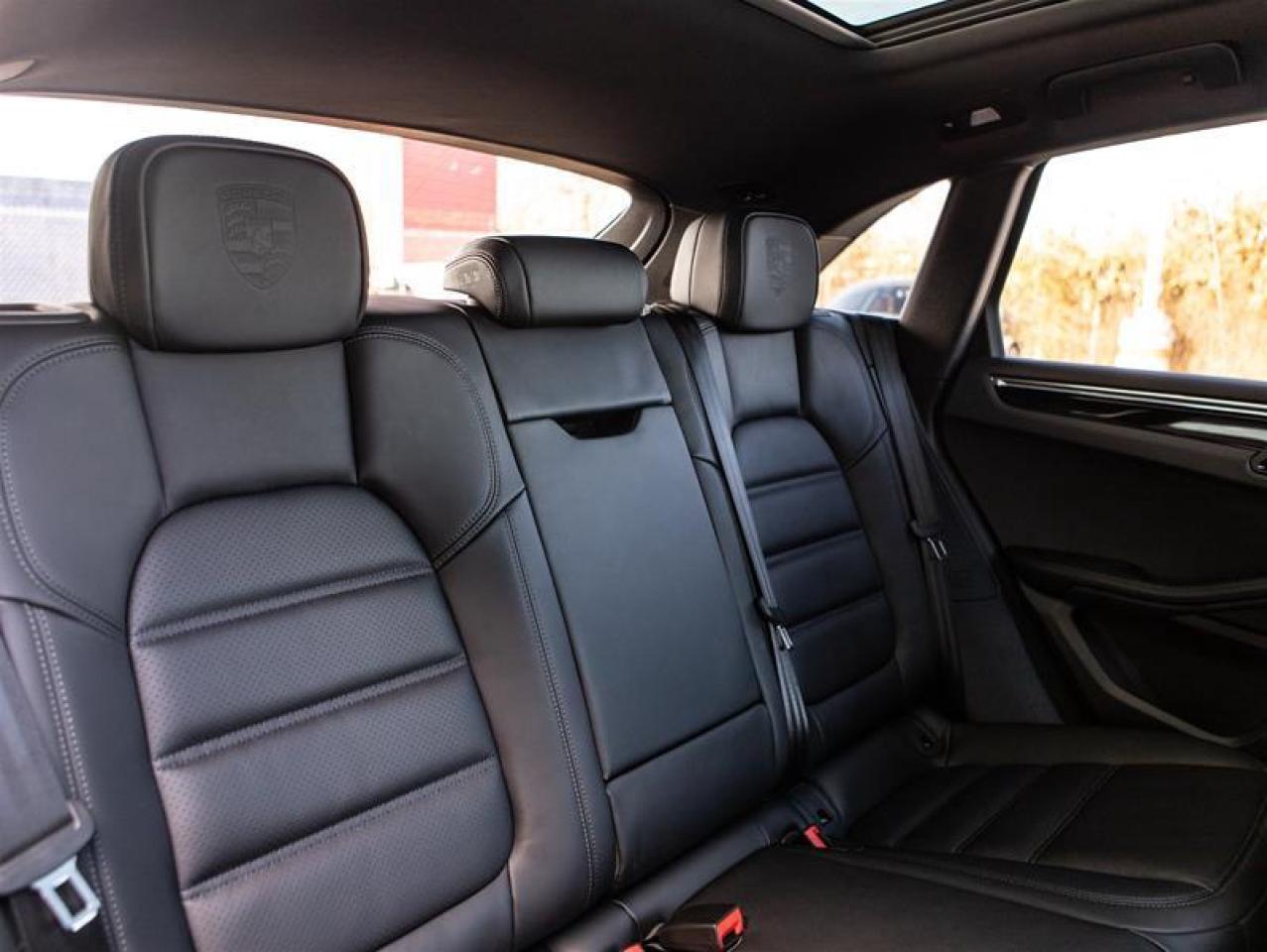 2026 Porsche Macan AWD Photo