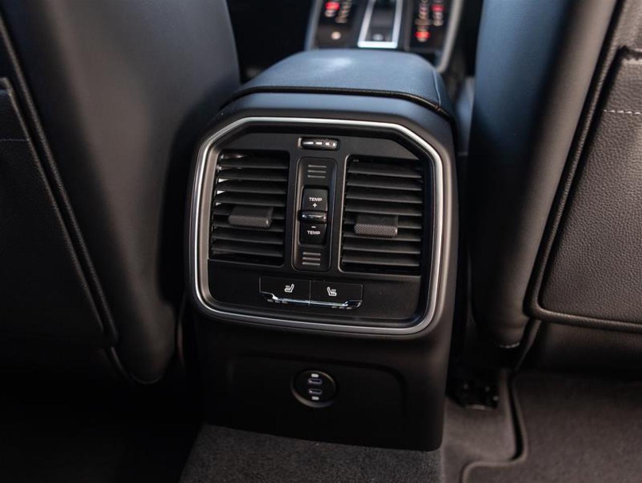 2026 Porsche Macan AWD Photo