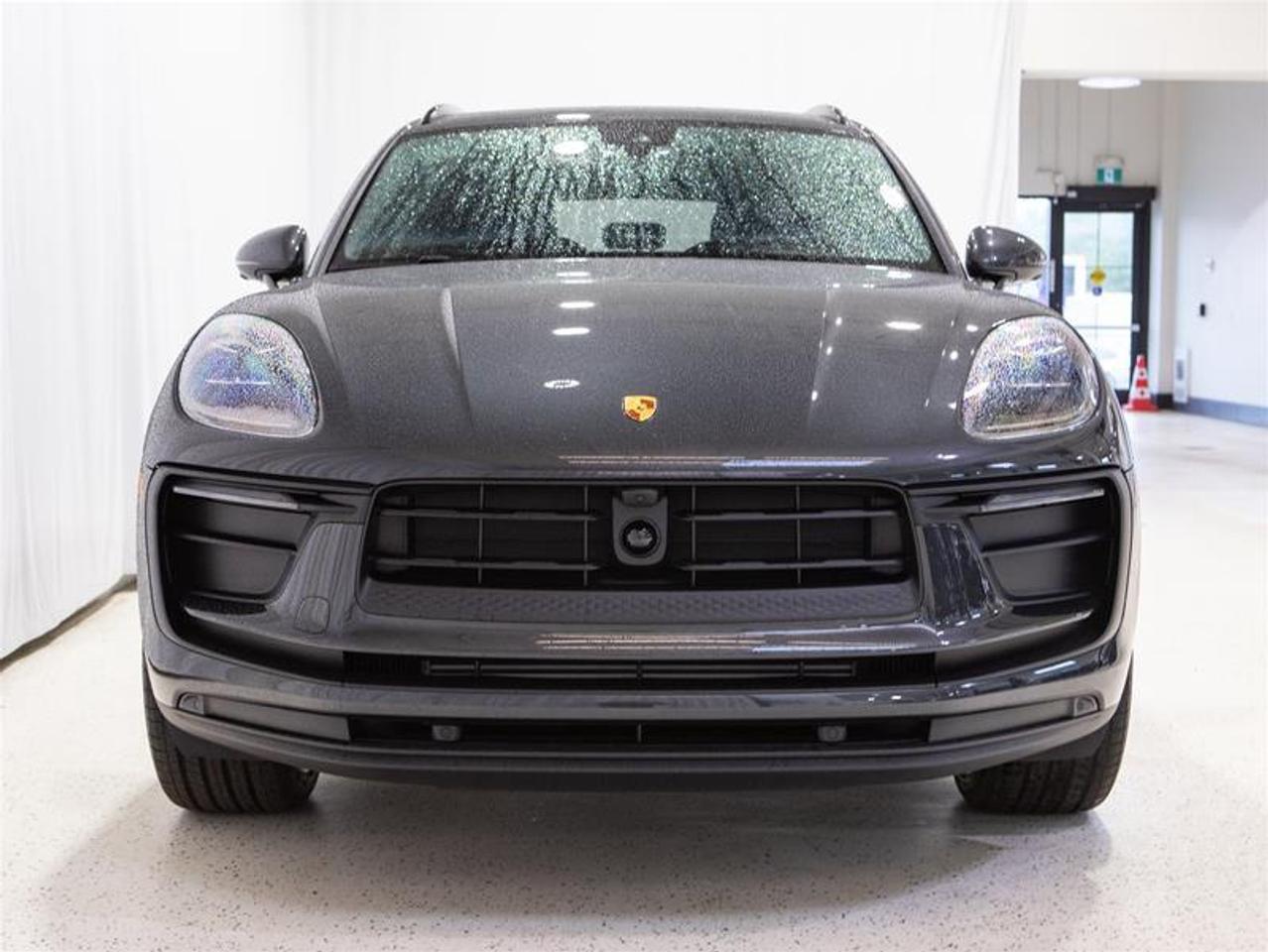2026 Porsche Macan AWD Photo