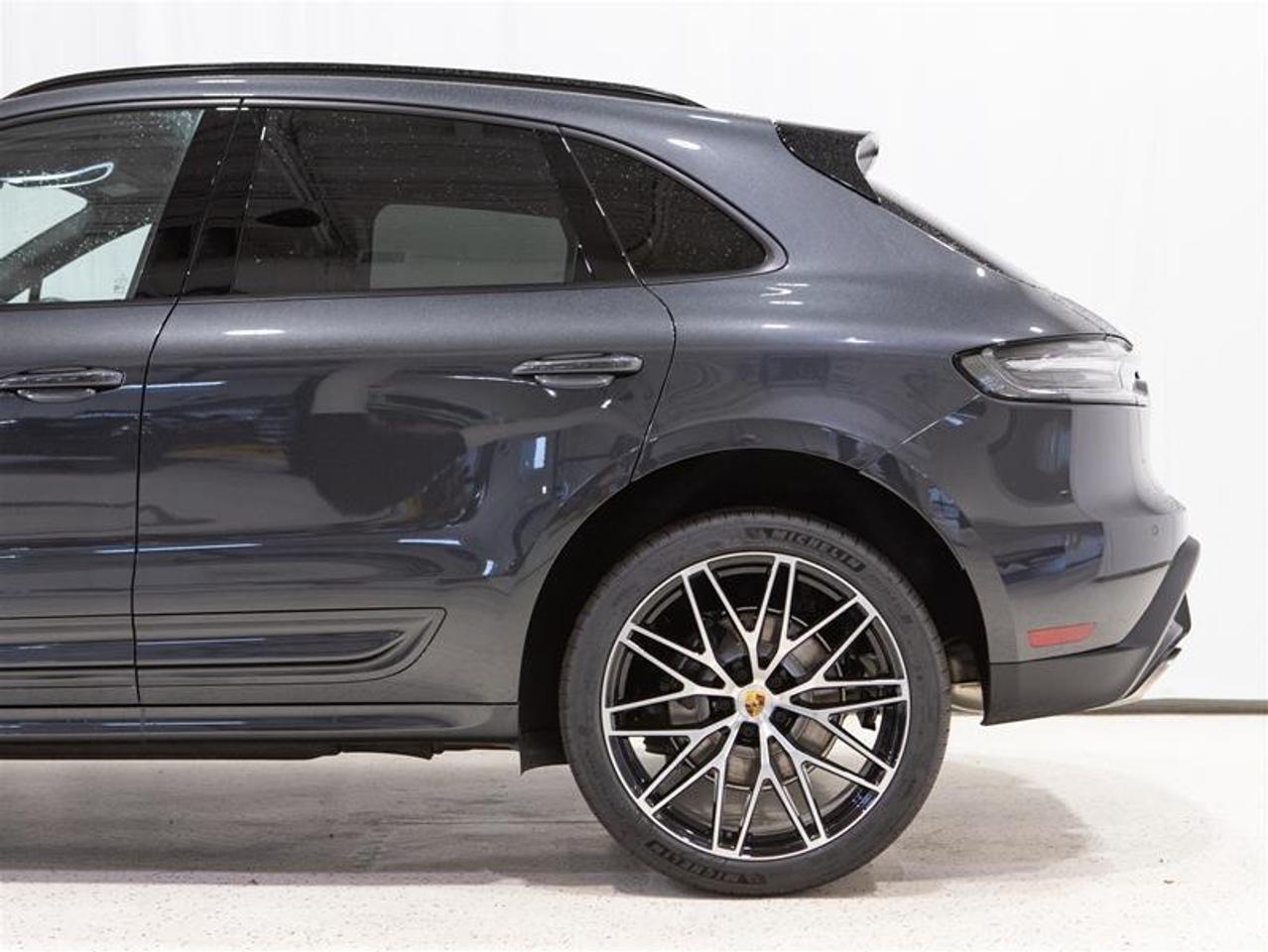 2026 Porsche Macan AWD Photo