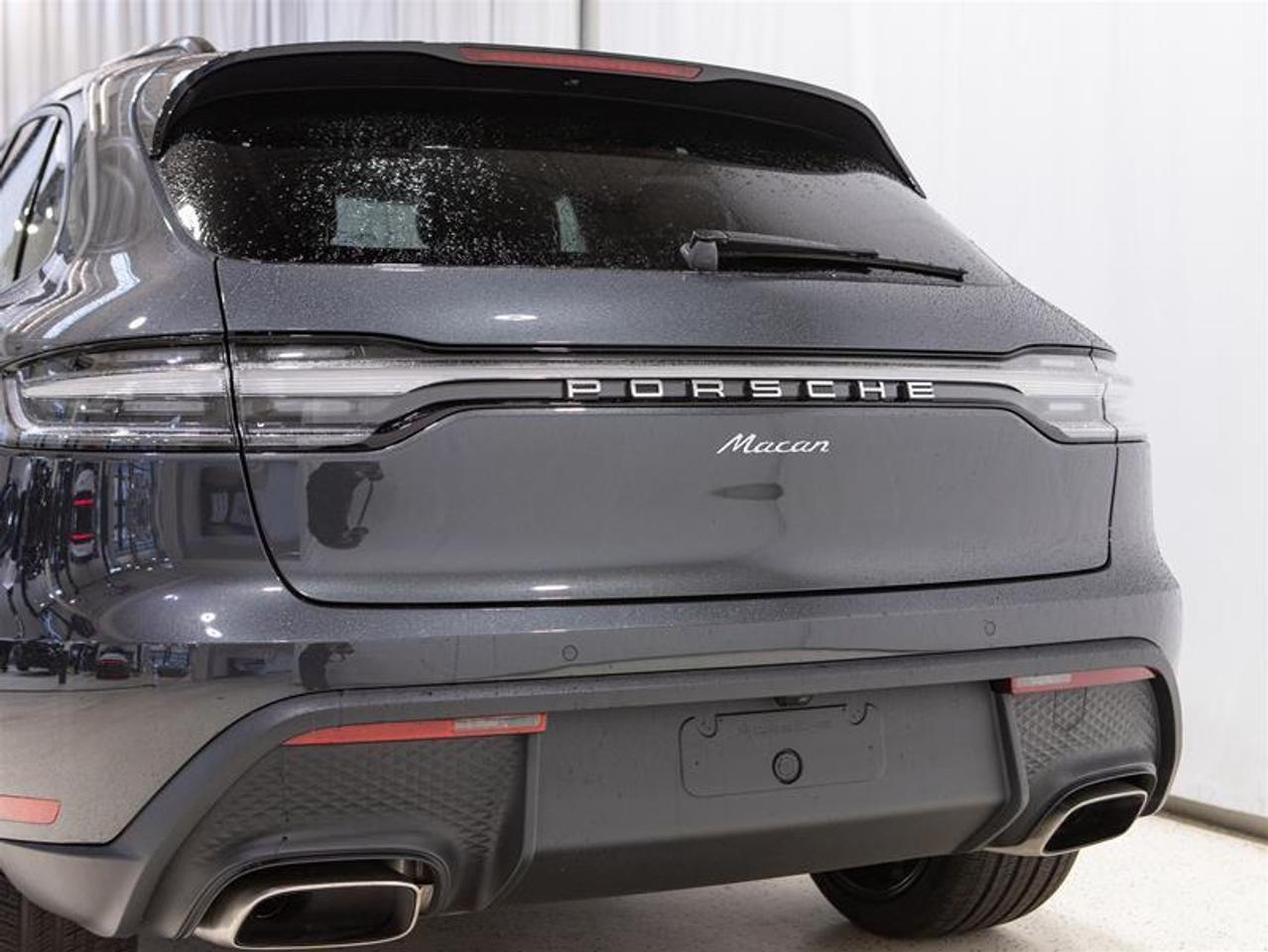 2026 Porsche Macan AWD Photo