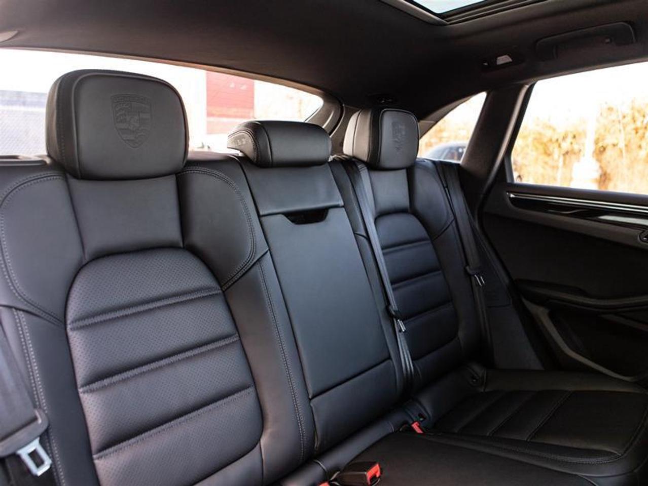 2026 Porsche Macan AWD Photo