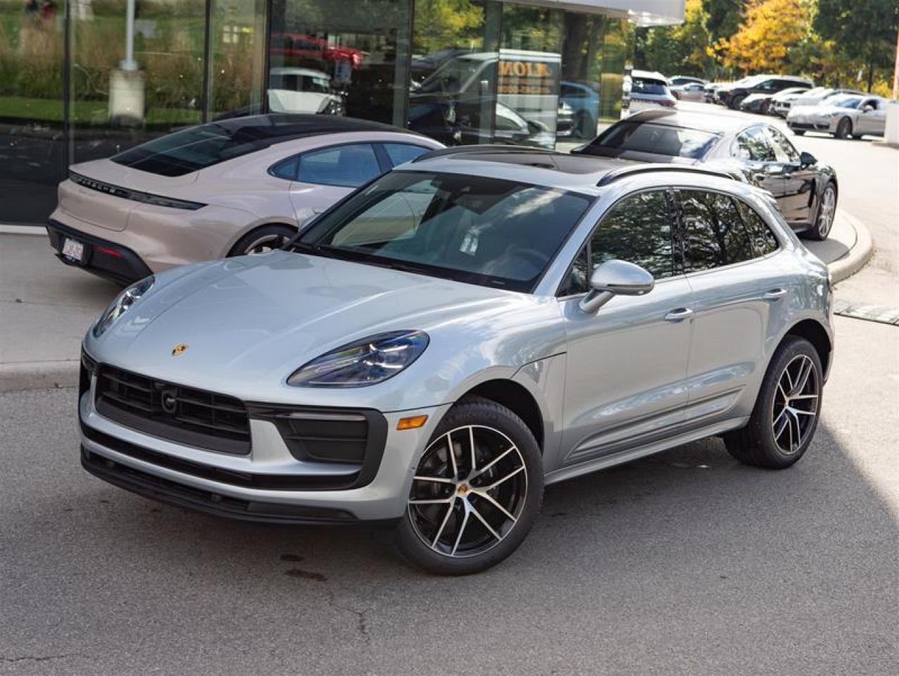 2024 Porsche Macan AWD Photo