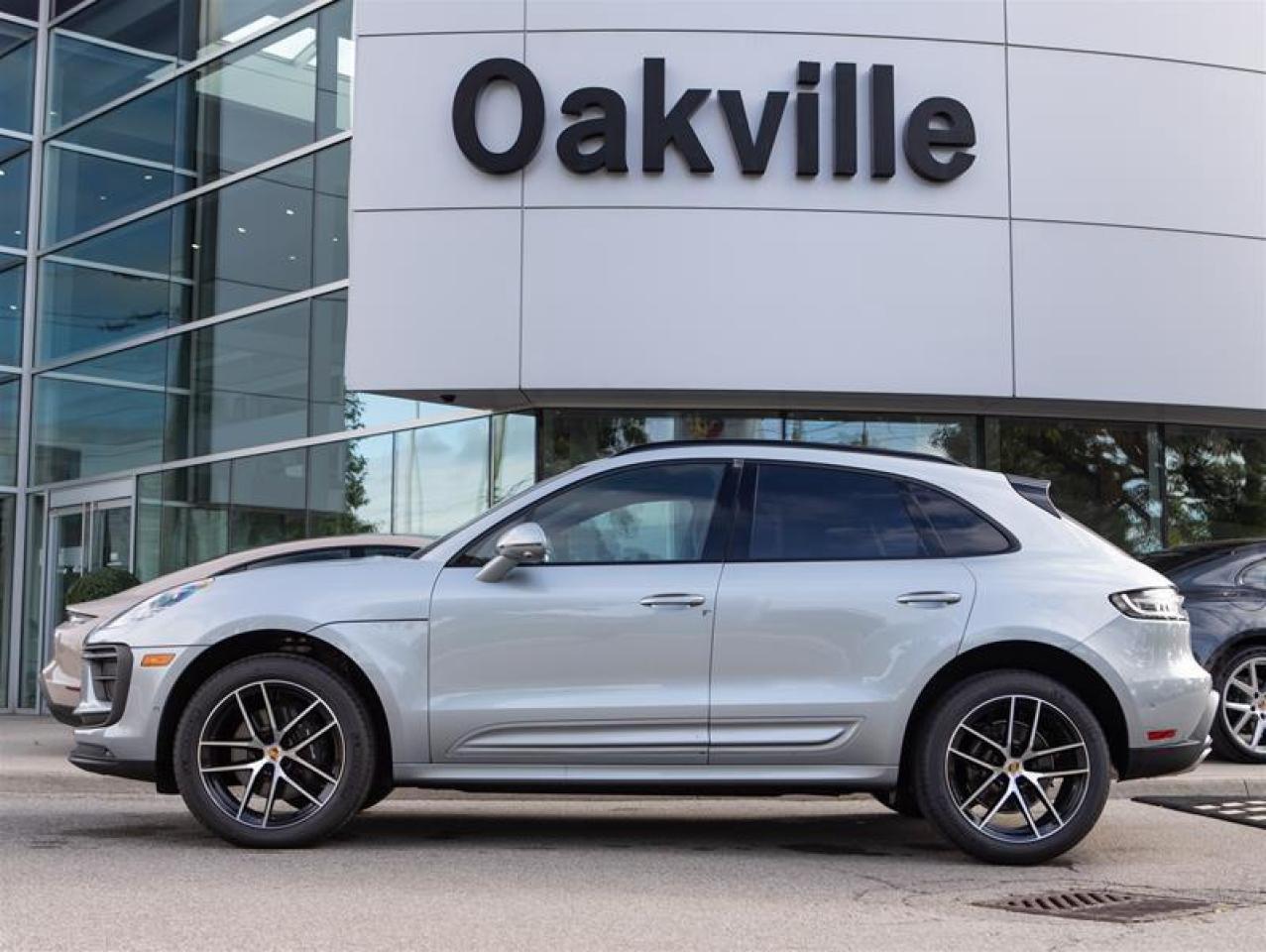 2024 Porsche Macan AWD Photo3