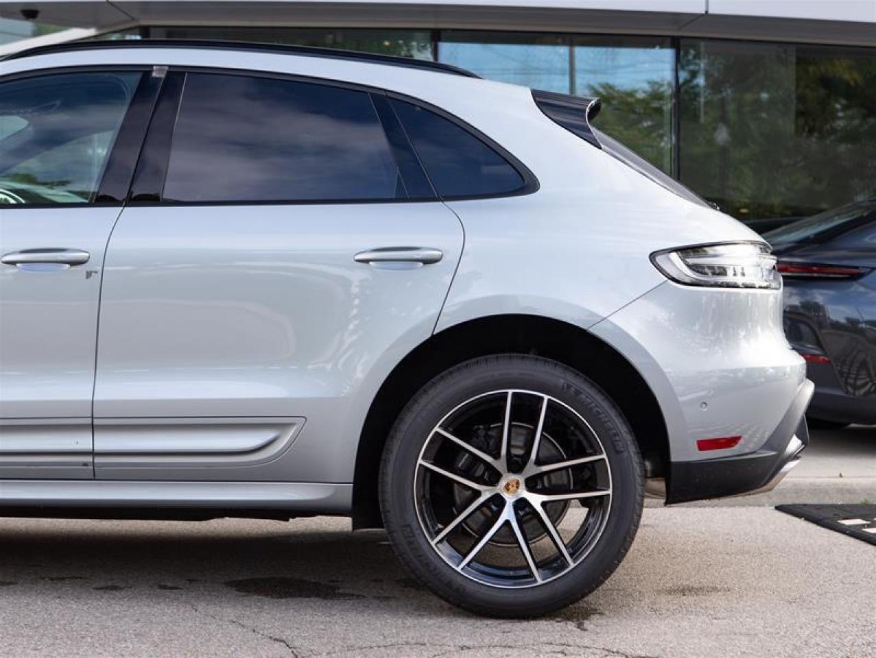 2024 Porsche Macan AWD Photo